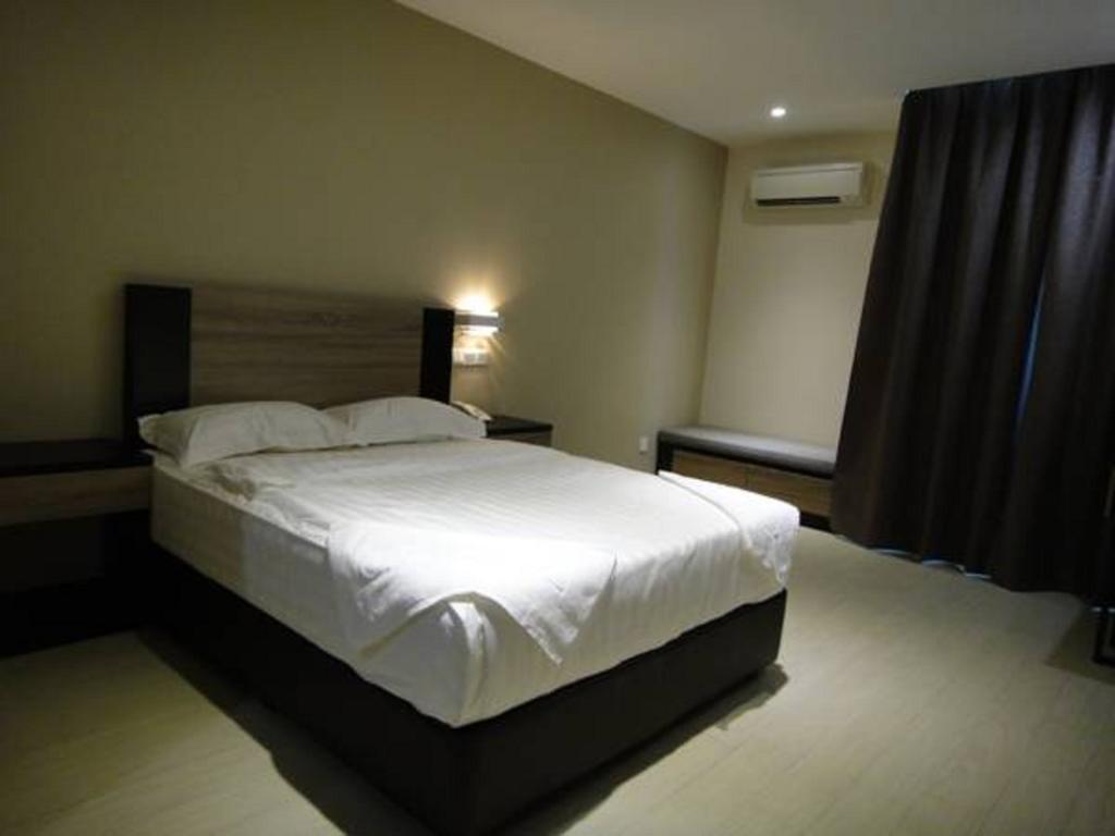 Galaxy Hotel Simpang Ampat  Экстерьер фото