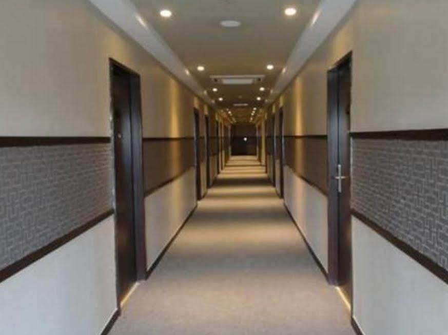 Galaxy Hotel Simpang Ampat  Экстерьер фото